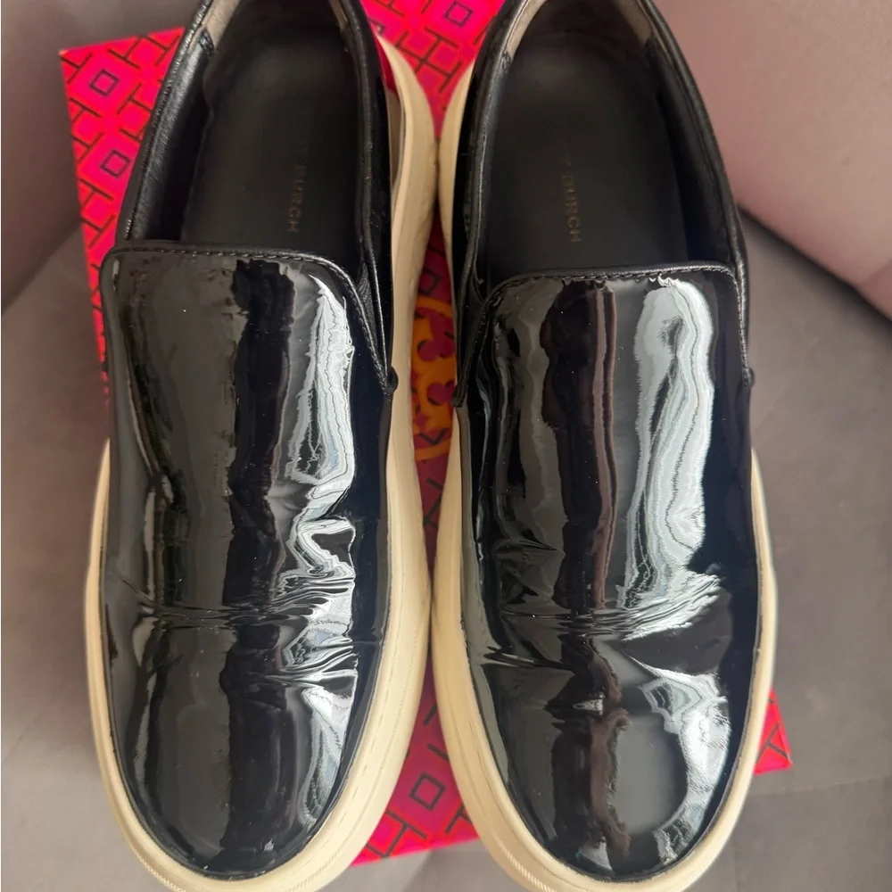 Tory Burch Lady Bug Black patent leather Slip-On size 7 with shoe bag and box